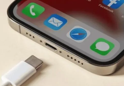 雅江苹果15维修分享iPhone15改USB-C接口后能和安卓用户互借充电器吗